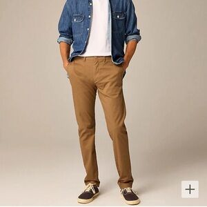 JCrew Men’s 484 Slim fit chinos. Never worn. Excellent condition!